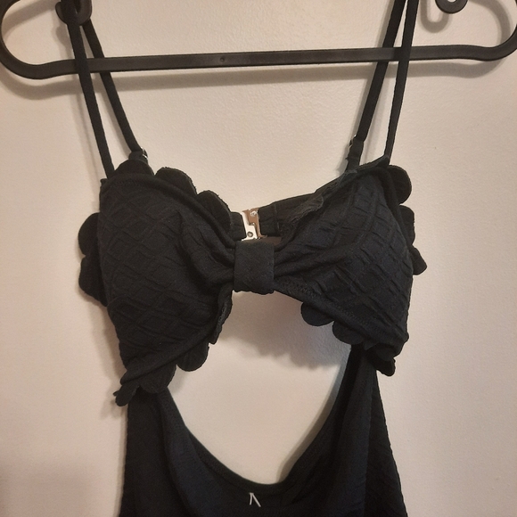 NWT Cupshe Black Textured Scallop Edge One Piece Swimsuit - Picture 8 of 16